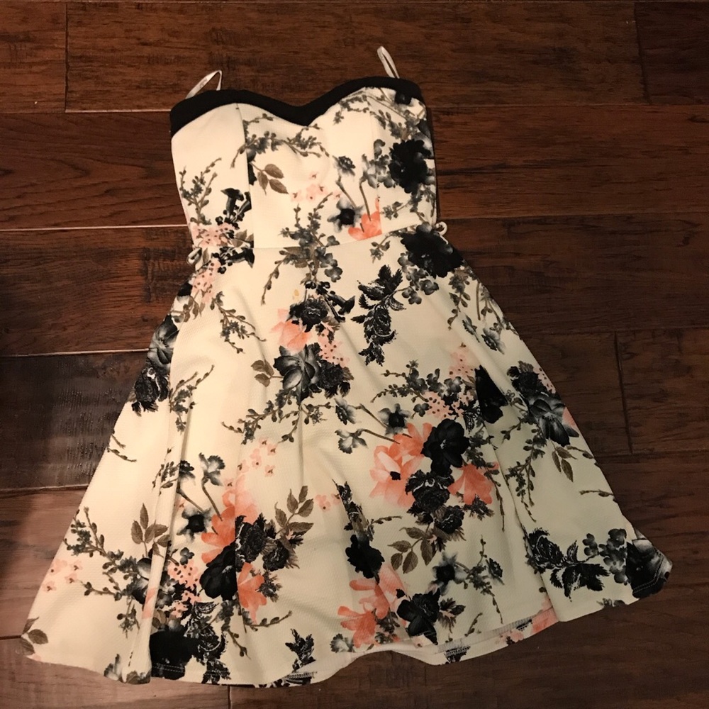 Strapless, floral dress perfect for any weather.
